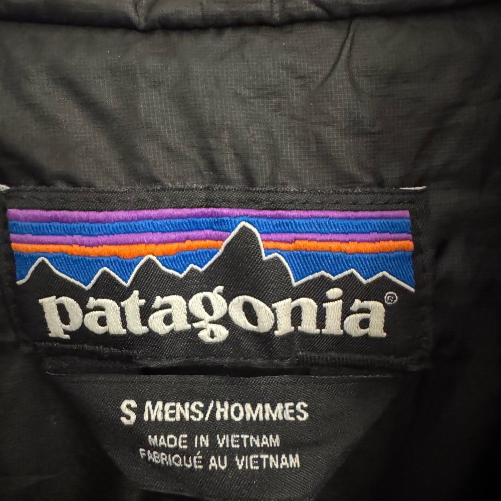 Patagonia Men’s Black Nano Puff Jacket - Picture 3 of 3